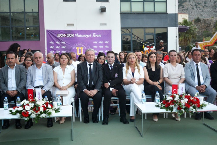 19_06_2025_ugur_okullari_mezuniyet_toreni03