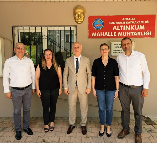 Sayın Kaymakamımız Rahmi KÖSE Altınkum Mahalle Muhtarı Derya BAHAR'ı Ziyaret Etti