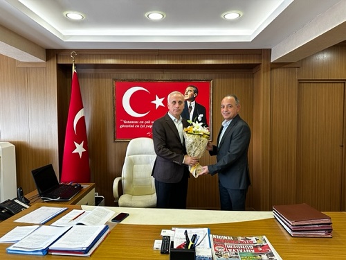 Dr. Cahit Ünver İlkokulu ve Ortaokulu Yöneticileri, Kaymakamımız Rahmi KÖSE'ye Hayırlı Olsun Ziyaretinde Bulundu.
